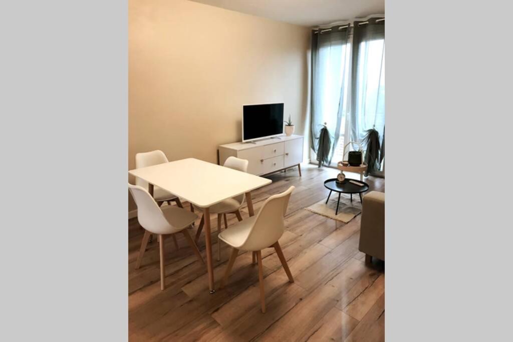 Serenidad - Appartement cosy 50m2 et Parking Chateauroux Bagian luar foto